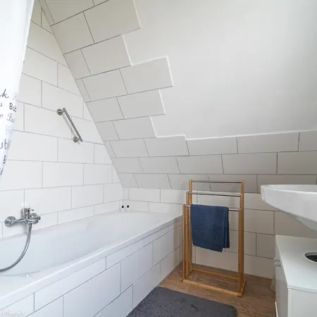 Moewennest Ii Gemuetliches Studio-apartment Mit Wlan & Kueche Lejlighed Emden